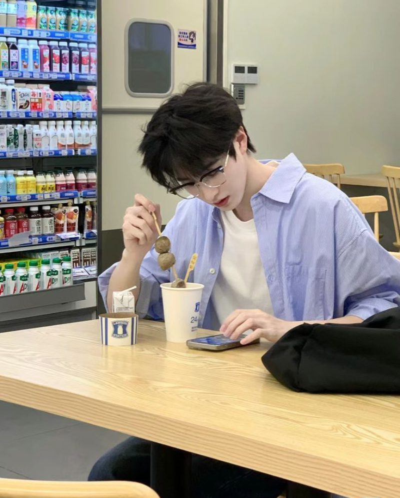 ảnh trai đẹp Trung Quốc che mặt 12