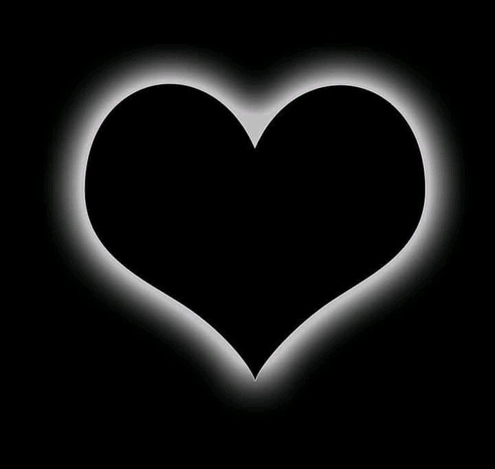 ảnh trái tim đen đẹp 10