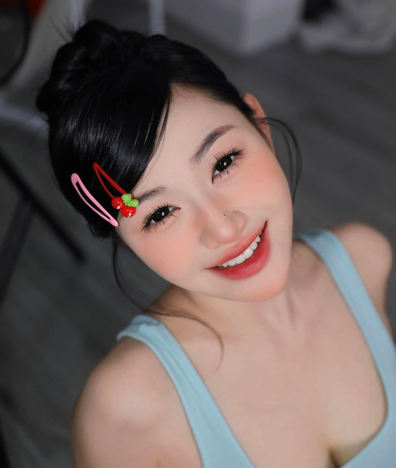 hình Trần Hà Linh 15