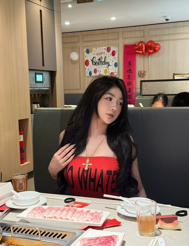 hình Trần Hà Linh 17