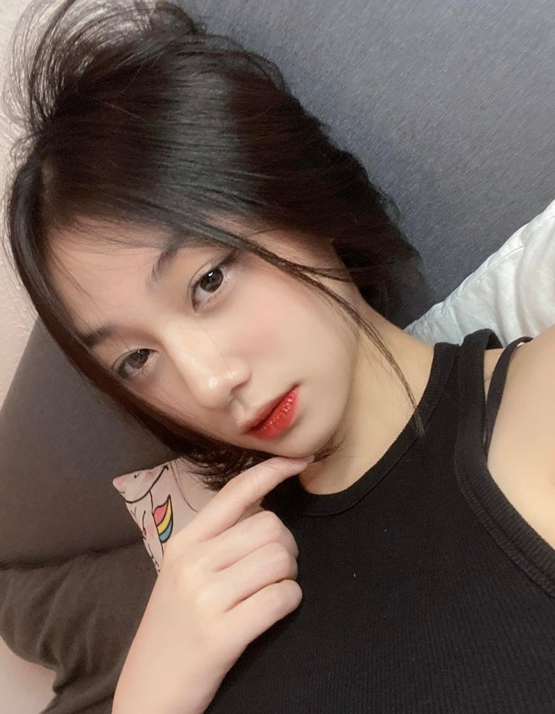 hình Trần Hà Linh 11