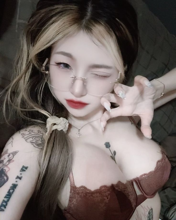 Ảnh vú gợi cảm 1