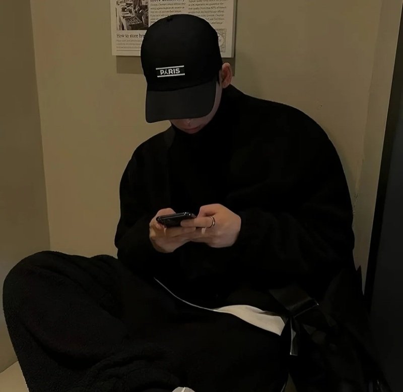 avatar ảnh trai đẹp che mặt 11