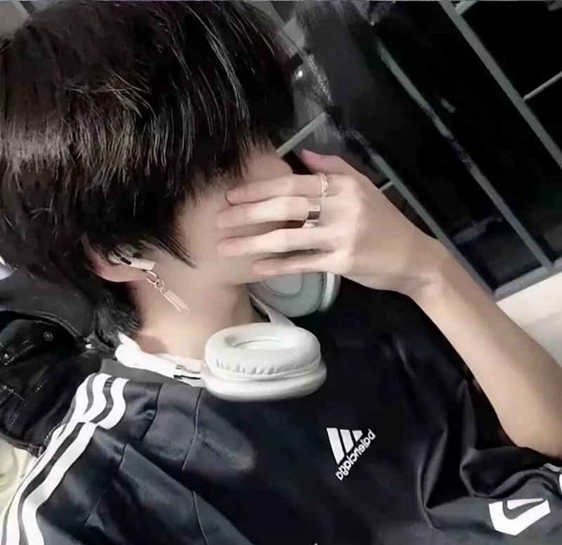 avatar ảnh trai đẹp che mặt 18