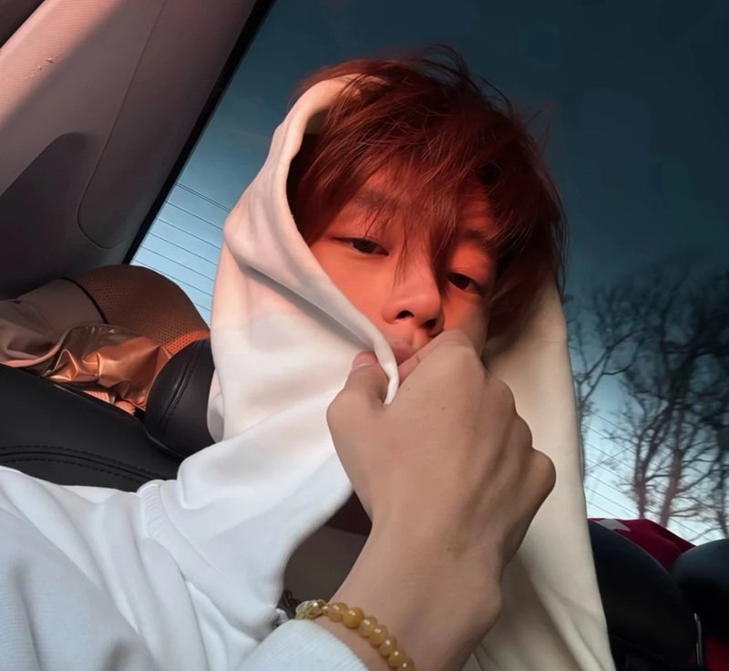 avatar ảnh trai đẹp che mặt 19