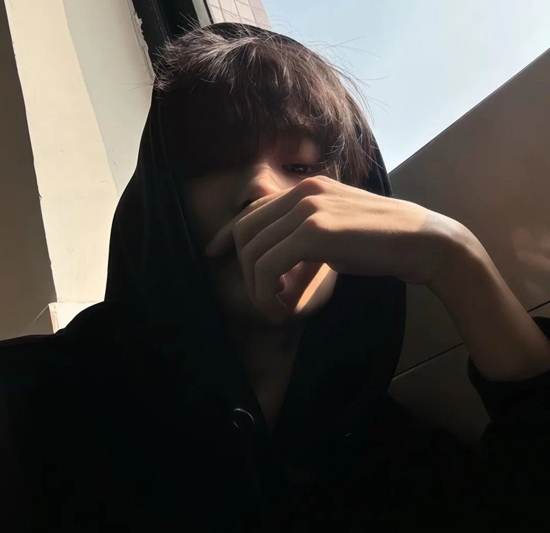 avatar ảnh trai đẹp che mặt 4