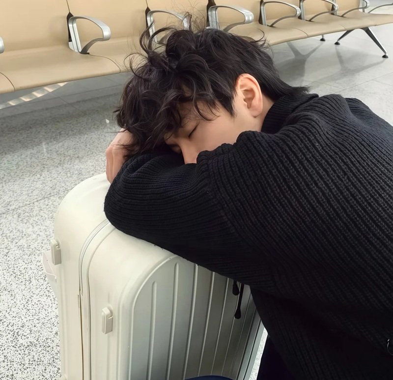 avatar ảnh trai đẹp che mặt 9