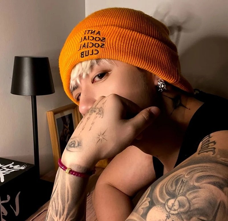 avatar ảnh trai đẹp che mặt 23