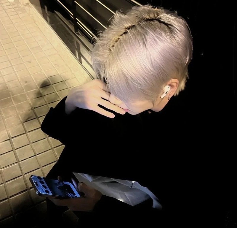 avatar ảnh trai đẹp che mặt 35