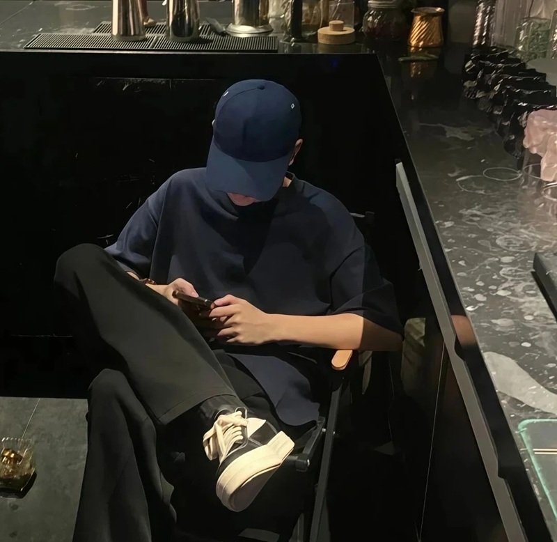 avatar ảnh trai đẹp che mặt 37