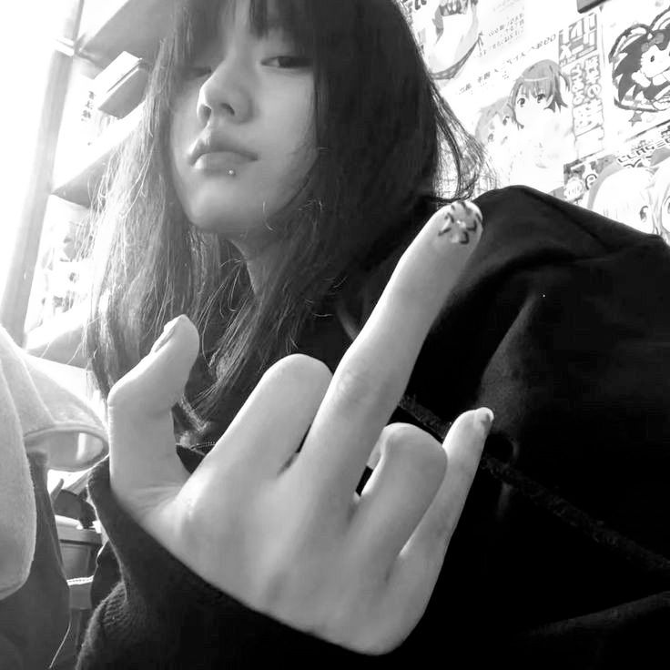 Avatar Nữ Ngầu 4