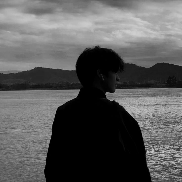 Avatar Trắng Đen 7