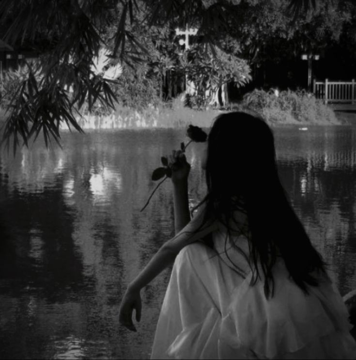 Avatar Trắng Đen 4