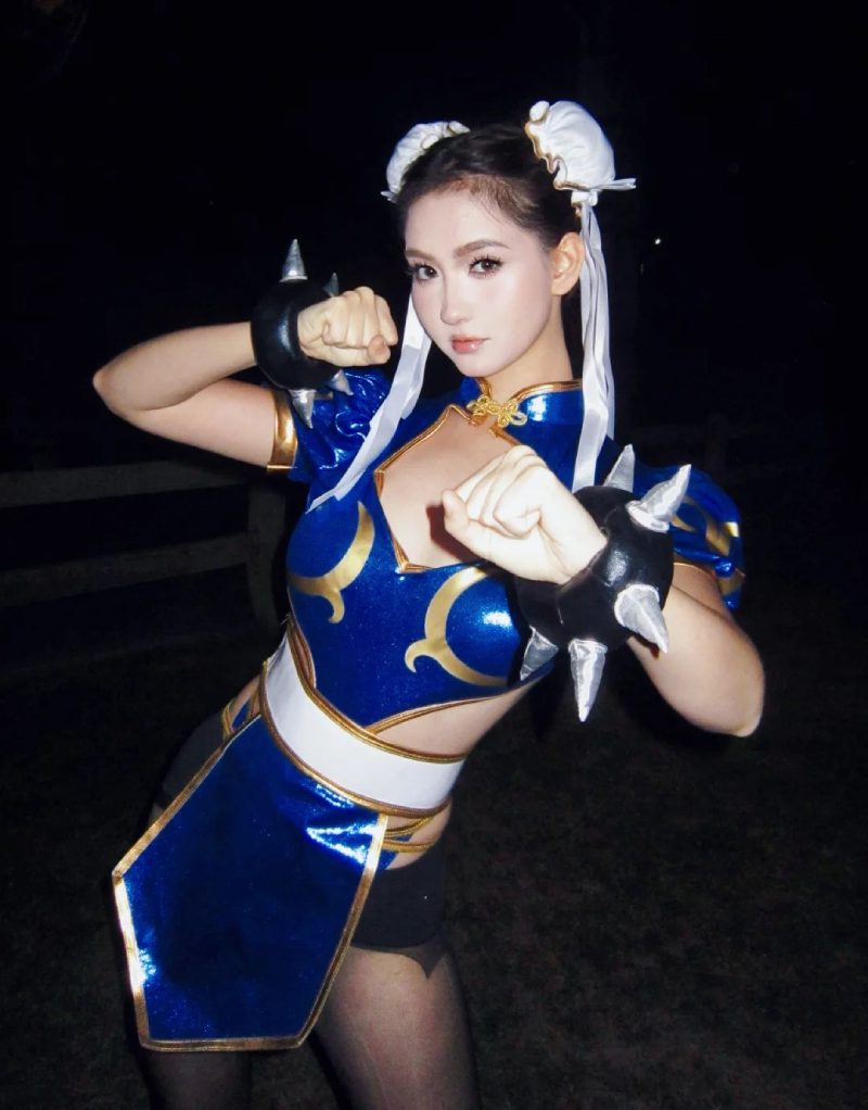 ảnh Chun Li cosplay 7