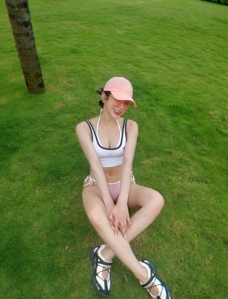 ảnh Diệp Lâm Anh sexy 24