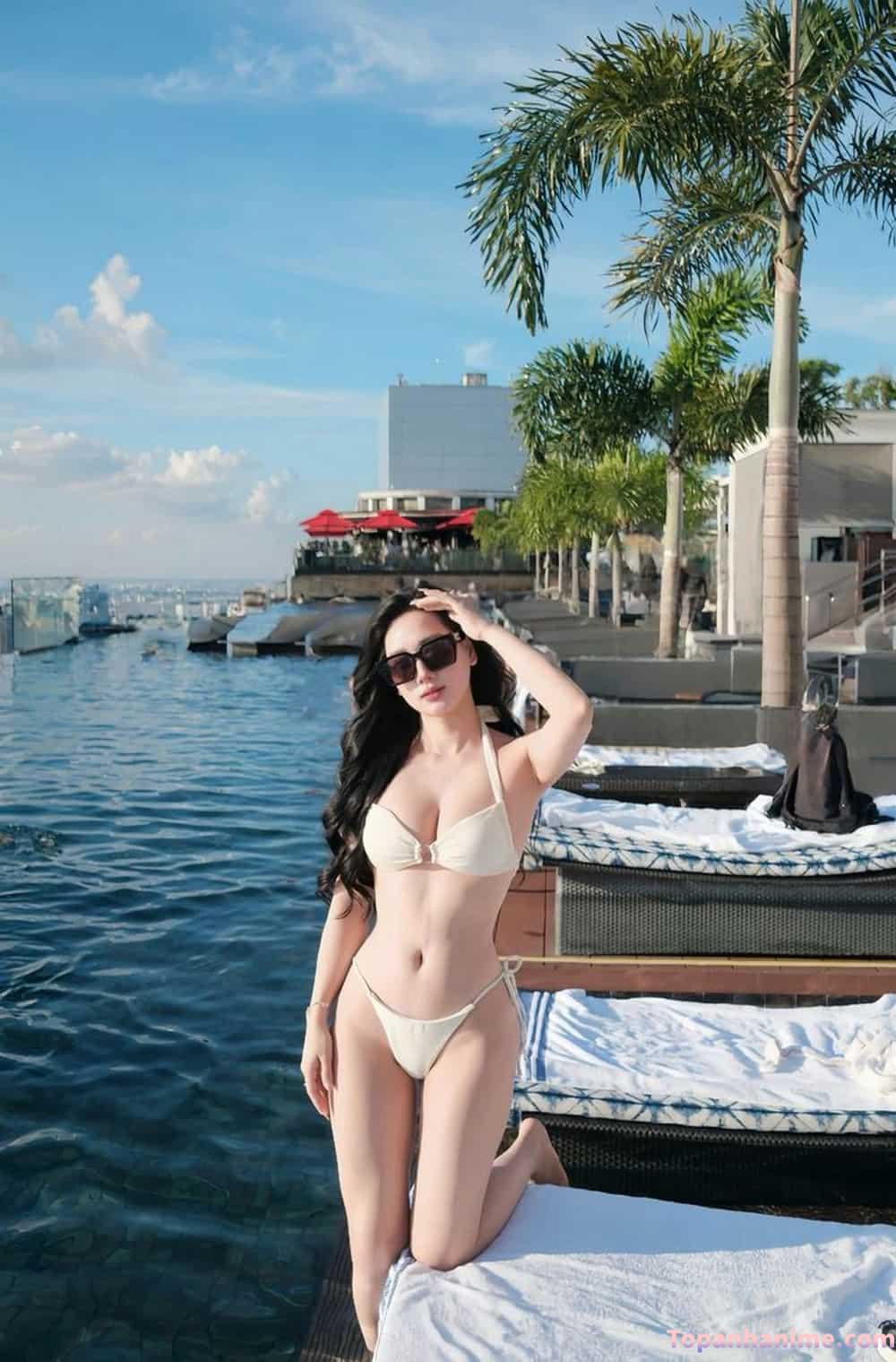 Ảnh gái mặc bikini thả dáng 18