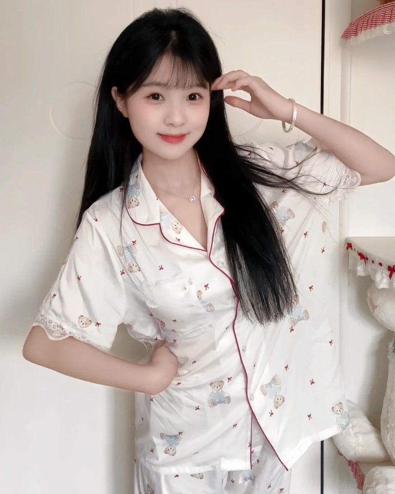 ảnh gái đẹp mặc đồ ngủ 21