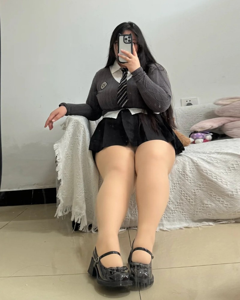 ảnh gái đùi to 28