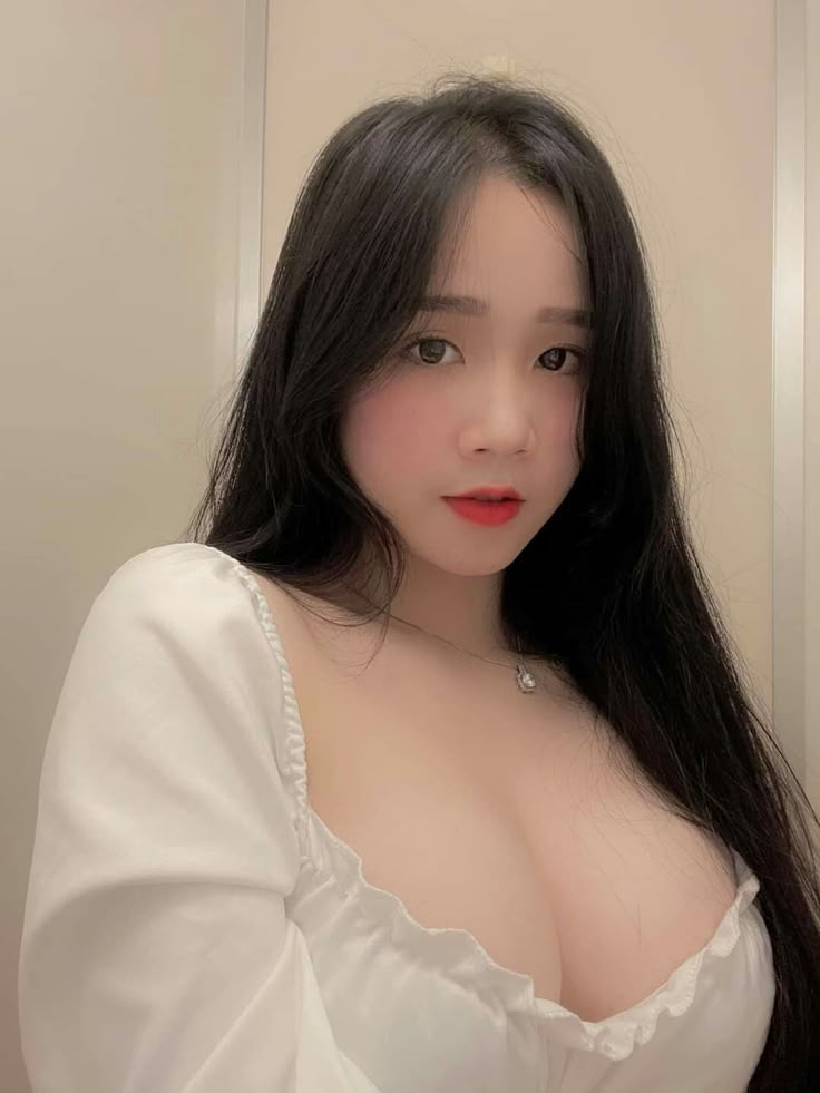 Gái khoe vú sexy 5