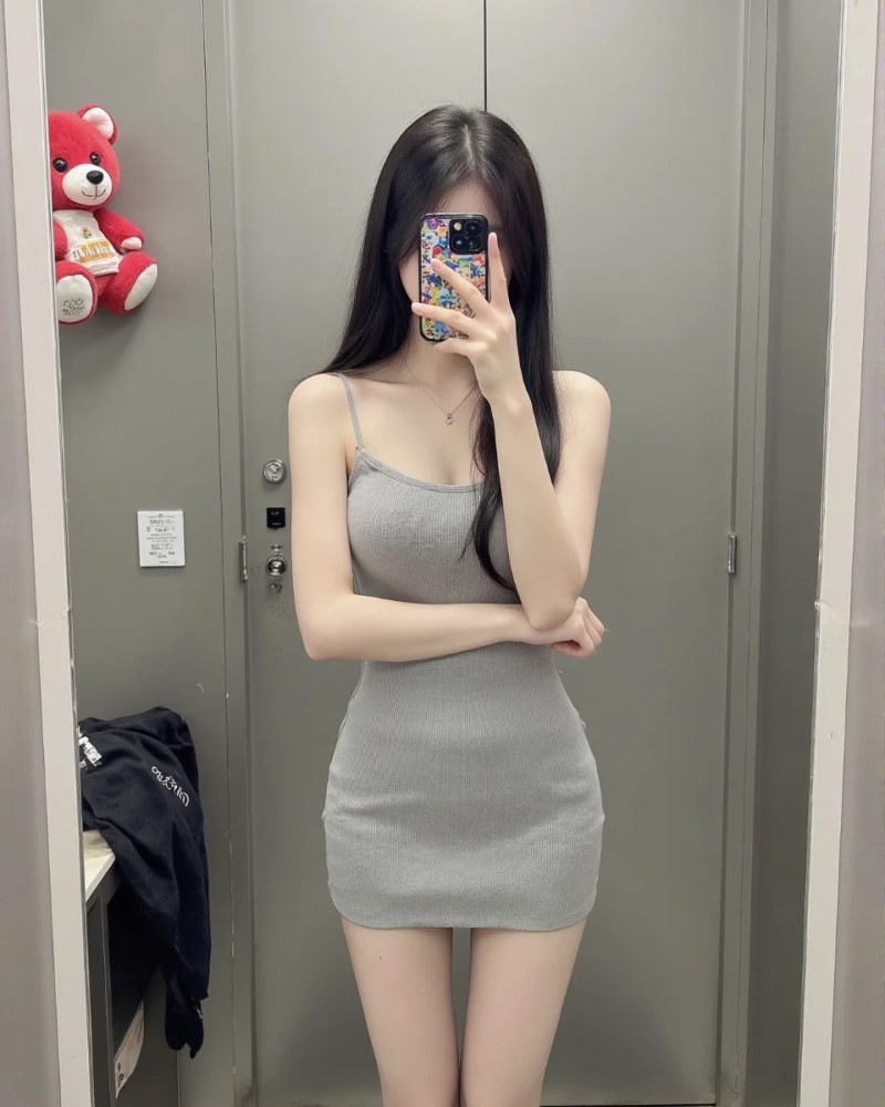 Gái xinh hở hang 31