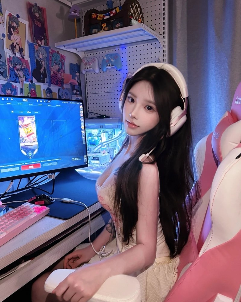 Gái xinh live stream 9