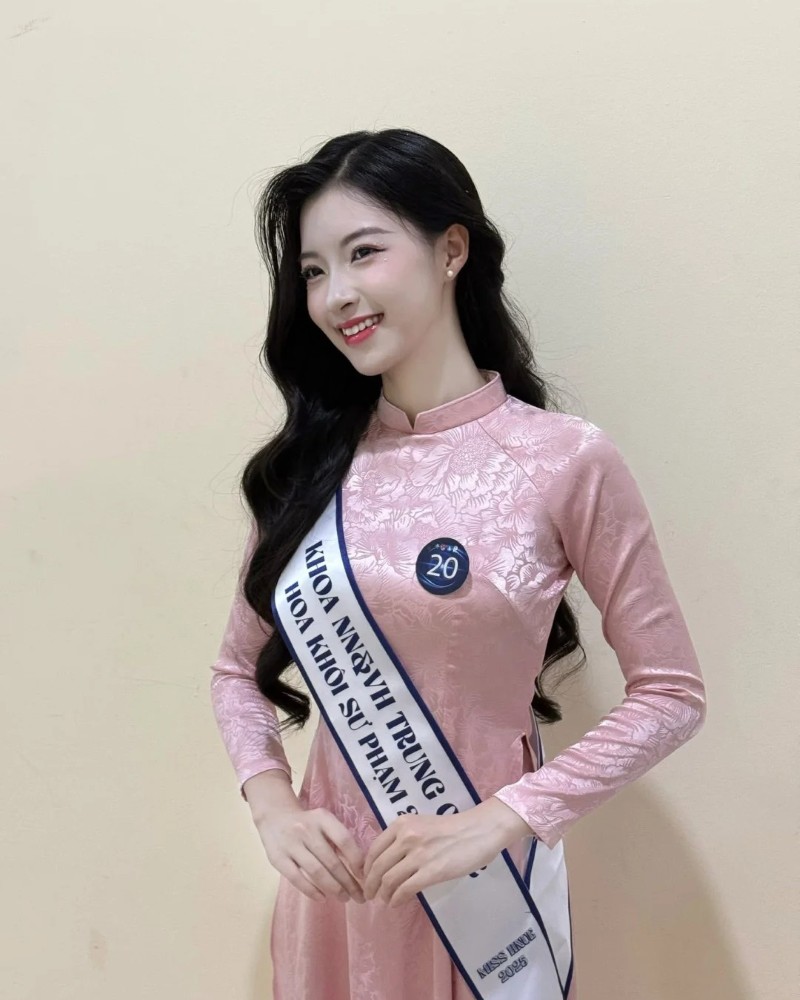 gái xinh mặc áo dài 35