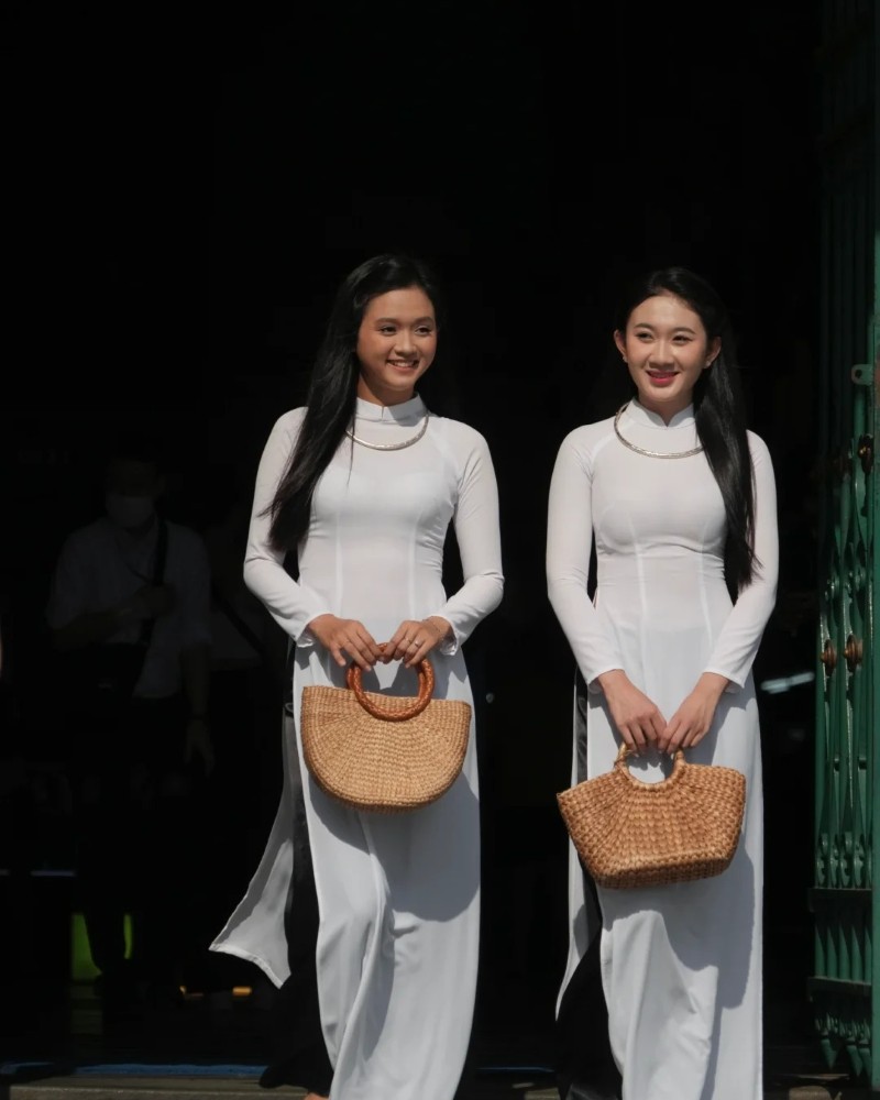 gái xinh mặc áo dài 16