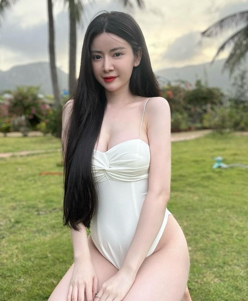 ảnh Gái xinh mặc bikini đi biển 38