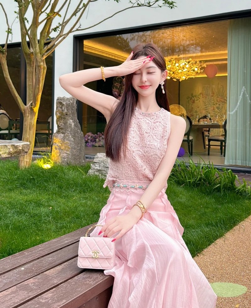 ảnh gái xinh mặc pinky 28