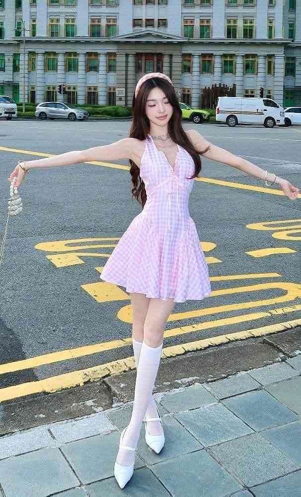 Gái Xinh Mặc Pinky 3