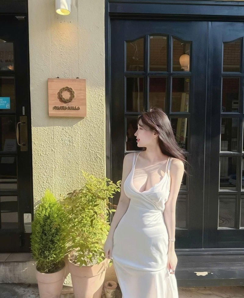 ảnh gái xinh mặc váy 10