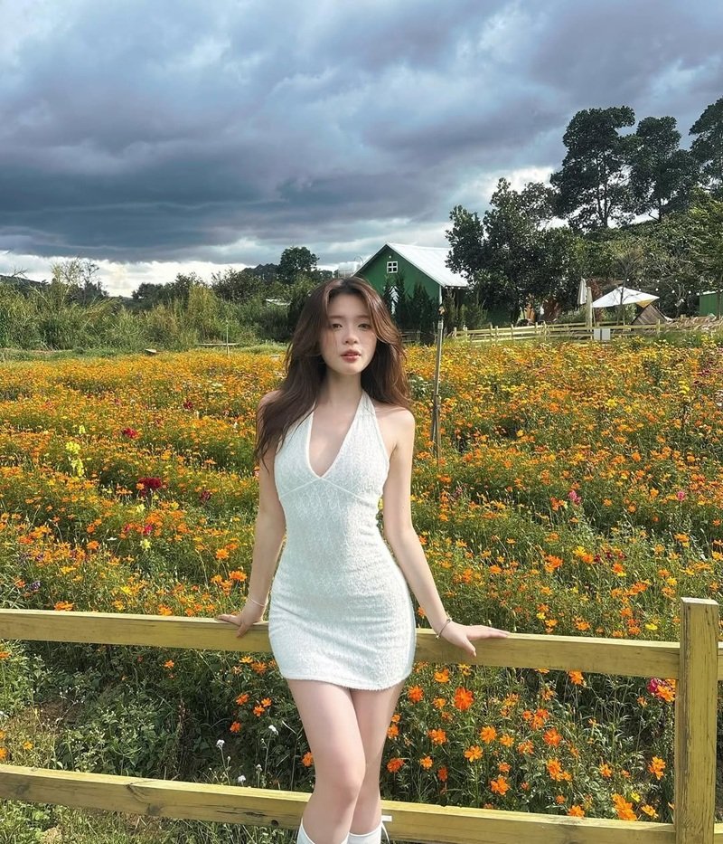 ảnh gái xinh mặc váy 30