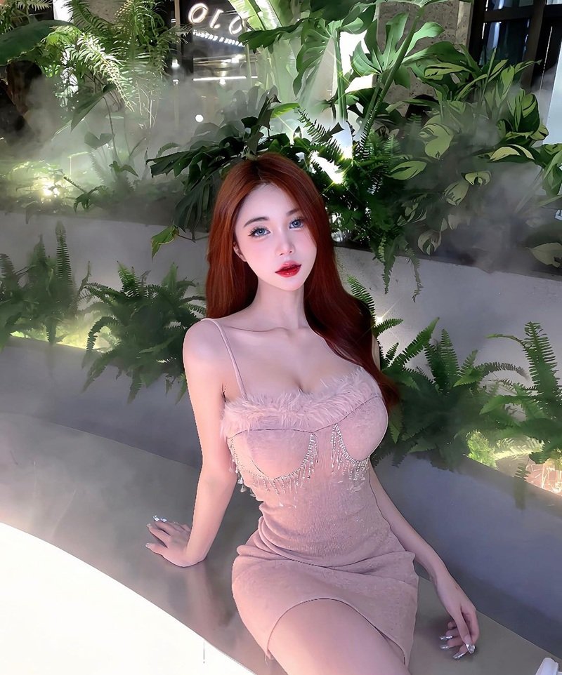 ảnh Gái xinh mặc váy ngắn 20