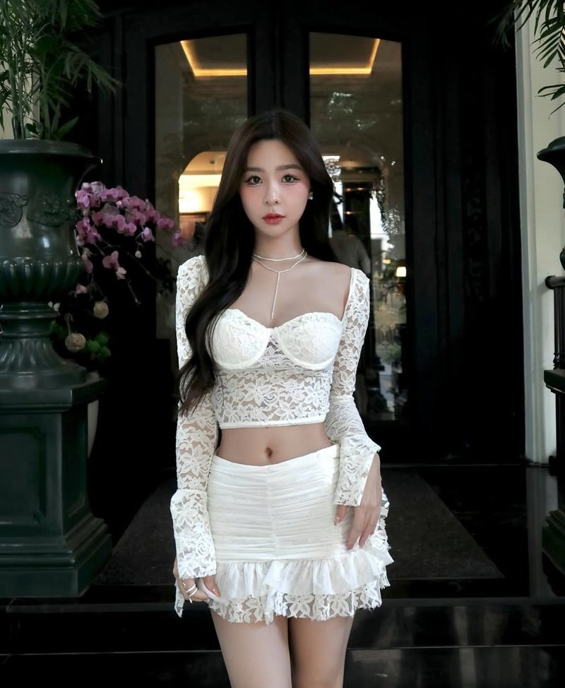 ảnh Gái xinh mặc váy ngắn 21