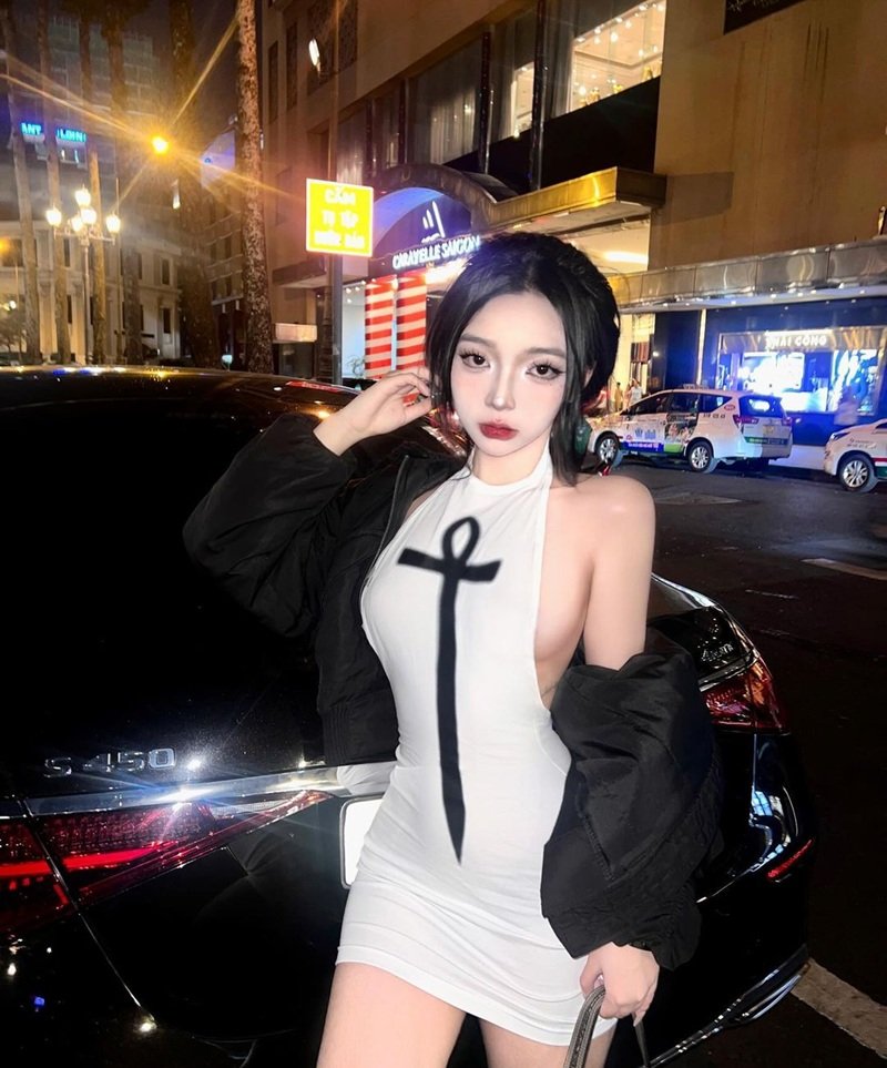 ảnh Gái xinh mặc váy ngắn 24