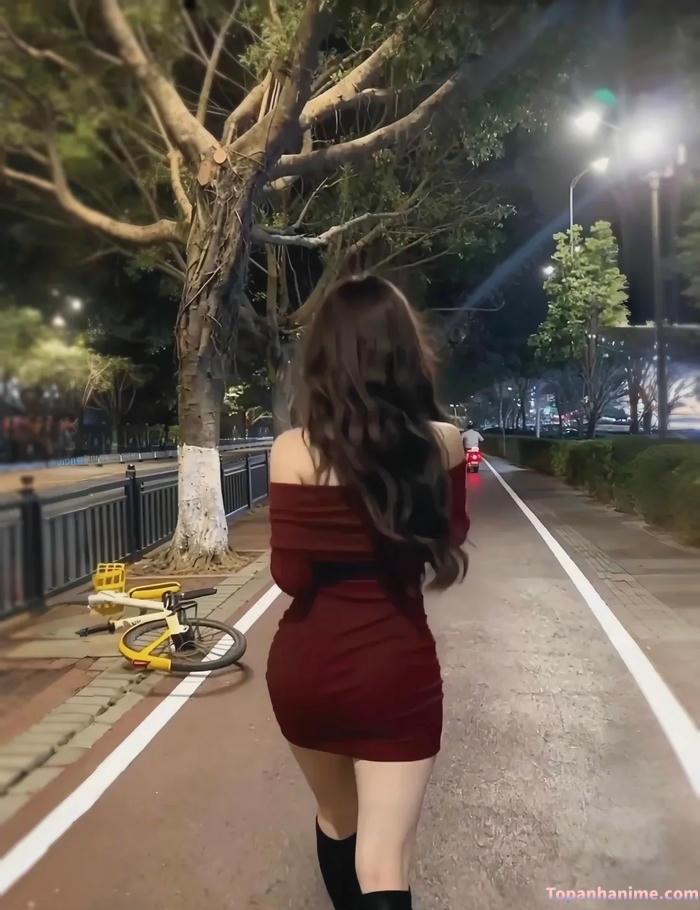 ảnh cô gái quay lưng 34