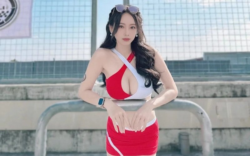 gái xinh trung quốc mặc bikini 34