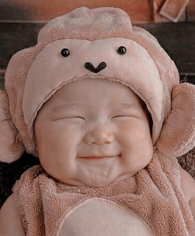 Hình Ảnh Em Bé Sơ Sinh Dễ Thương 11