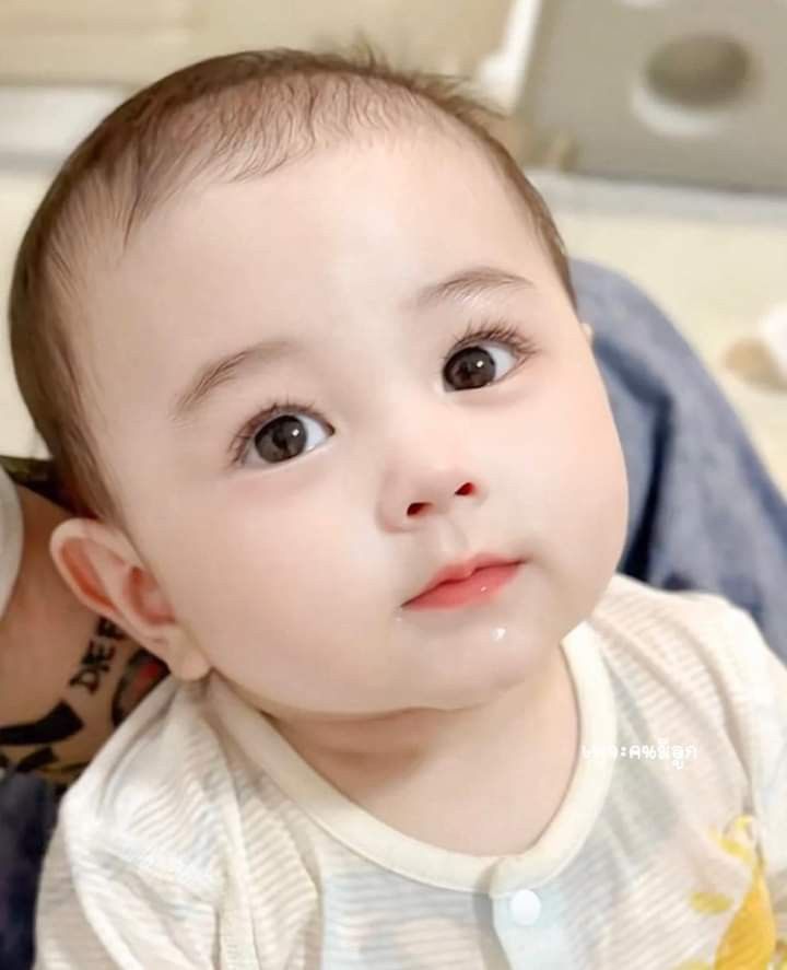 Hình Ảnh Em Bé Sơ Sinh Dễ Thương 2