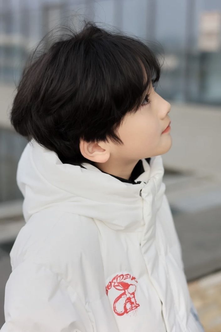 Hình Ảnh Em Bé Trai Dễ Thương 10