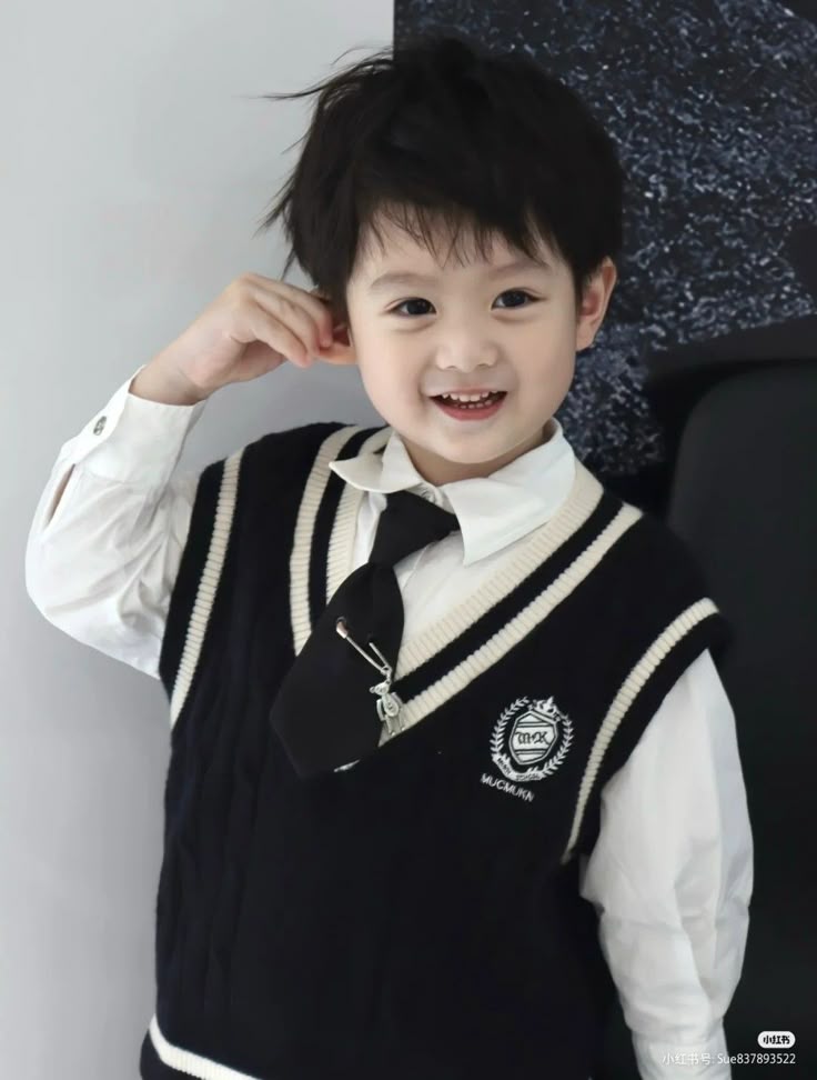 Hình Ảnh Em Bé Trai Dễ Thương 8