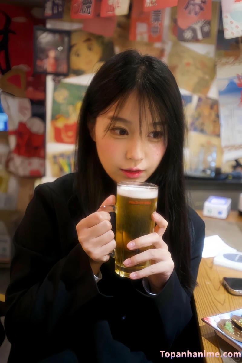 ảnh con gái uống bia 75
