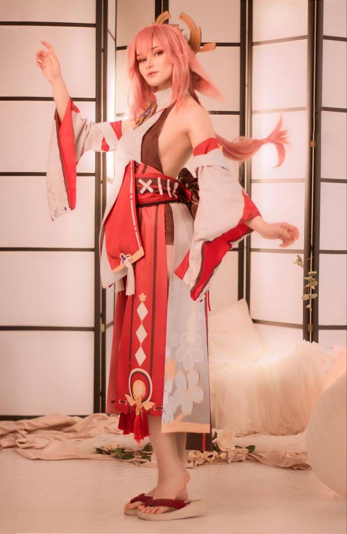 ảnh Yae Miko cosplay 11