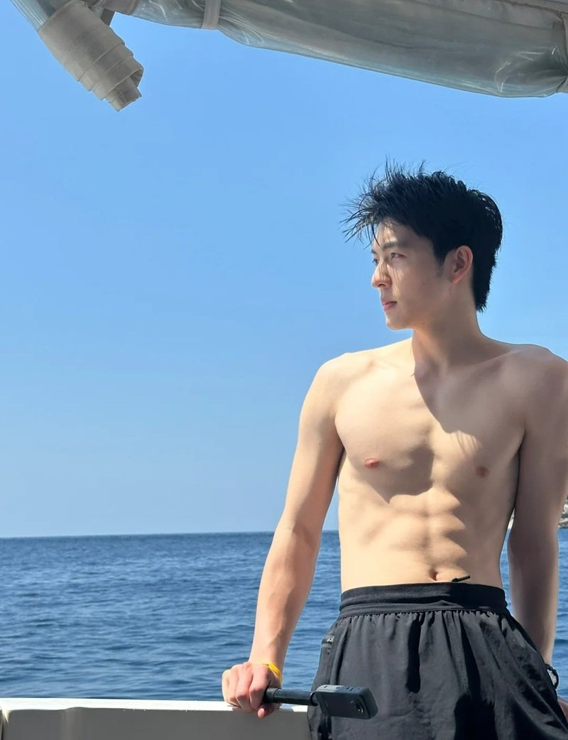 trai đẹp 6 múi 40