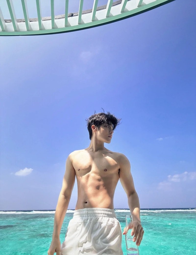 ảnh trai đẹp sáu múi 12