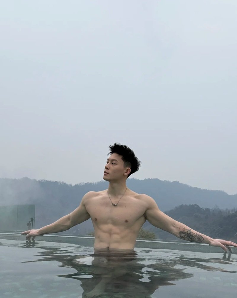 ảnh trai đẹp sáu múi 27