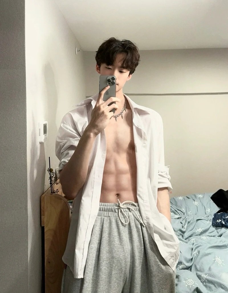 ảnh trai đẹp sáu múi 31