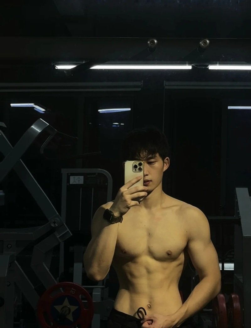 ảnh trai đẹp sáu múi 41