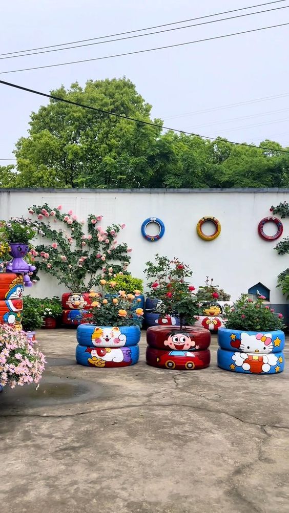 Trang Trí Lốp Xe Trồng Hoa 5