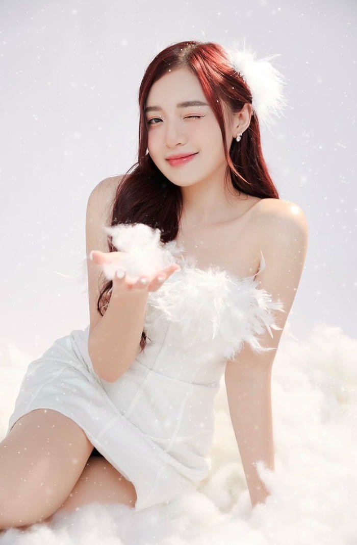 MC Phương Thảo bikini 35